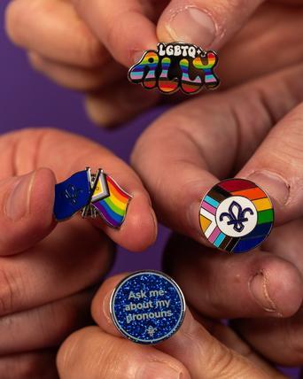 Scout Pride Pronoun Pin Badge - Ask Me