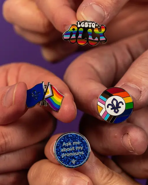 Scout Pride Pronoun Pin Badge - Ask Me